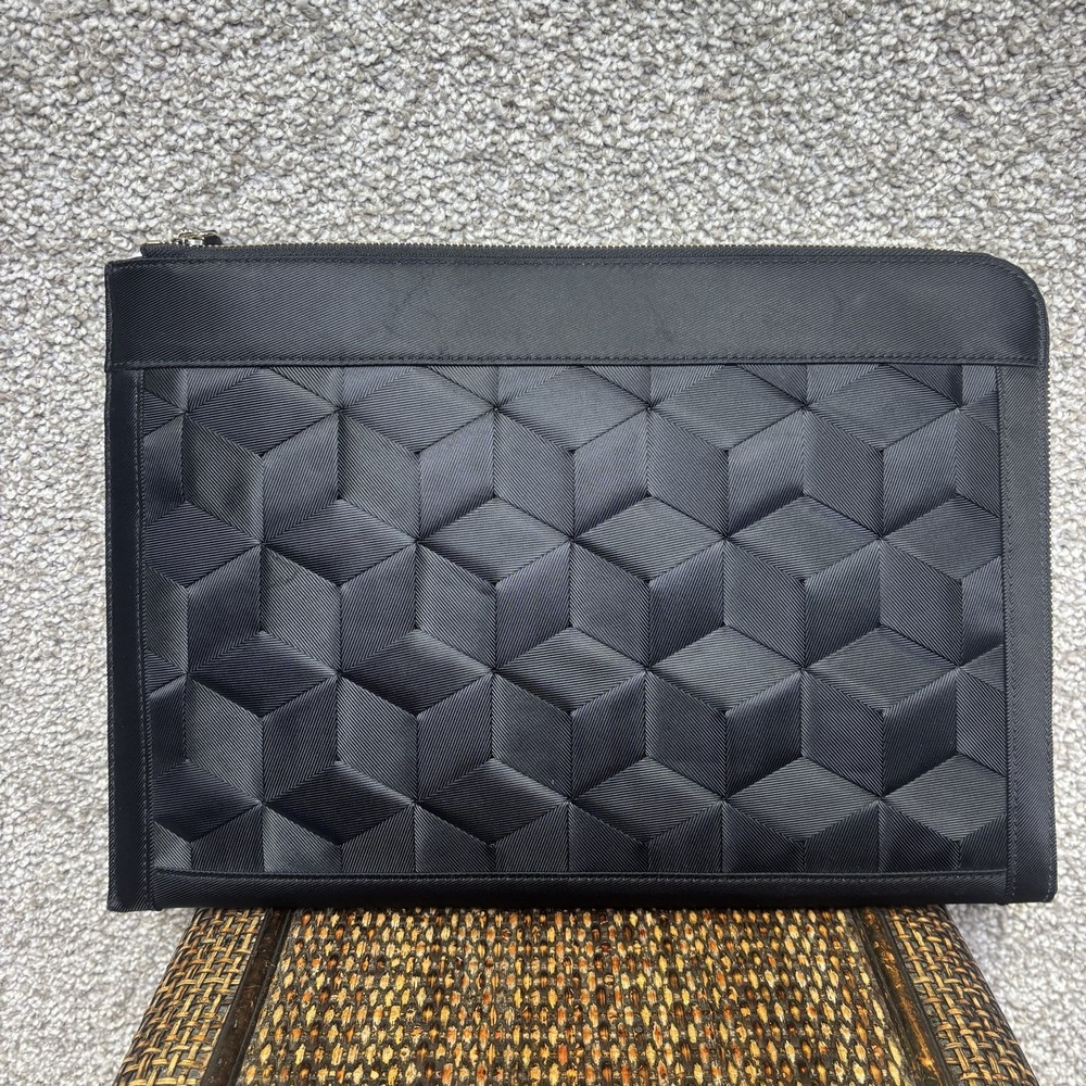 WELDEN 13 In Laptop Sleeve Case Black Nylon Padded Quilted Geometric Design